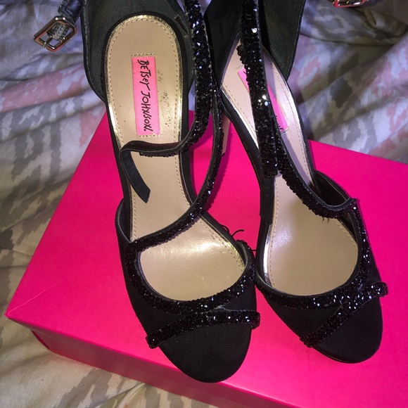 Pumps - Picture 4 of 5